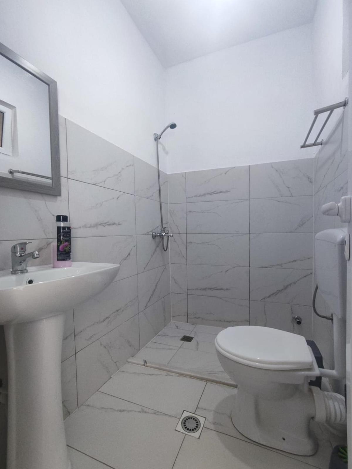 Roleo Guest House Lini Dış mekan fotoğraf