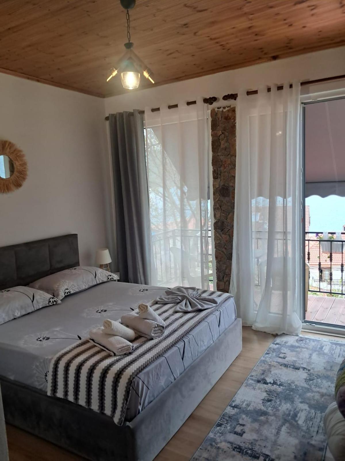 Roleo Guest House Lini Dış mekan fotoğraf